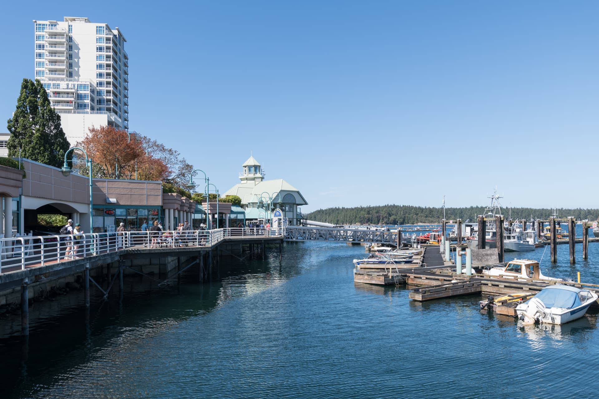 Nanaimo Harbourfront Walkway and marina
